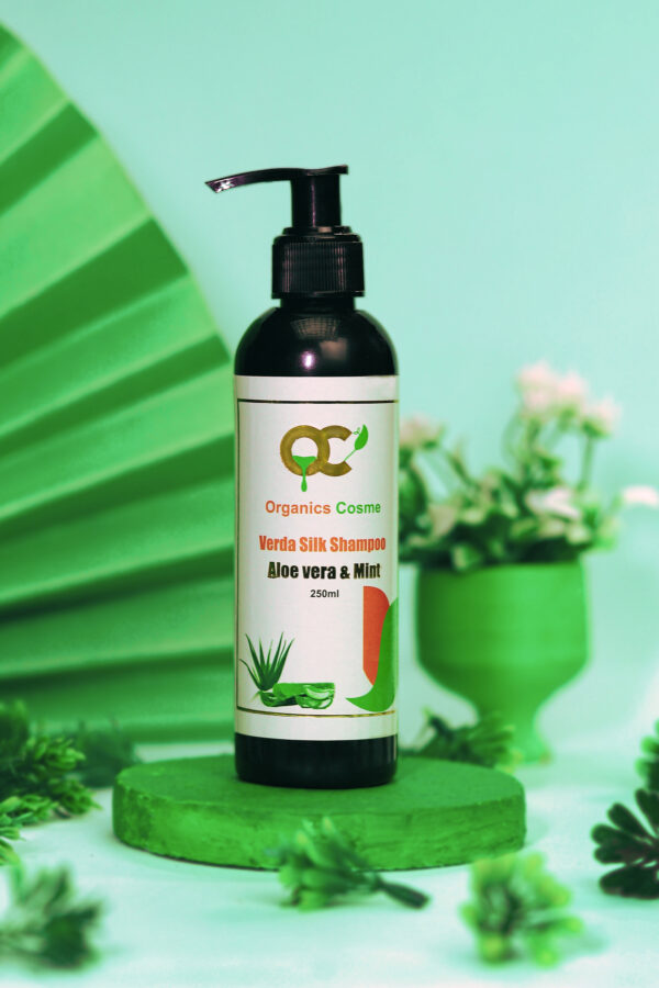 🌿 Aloe Vera & Mint Herbal Shampoo - Image 4